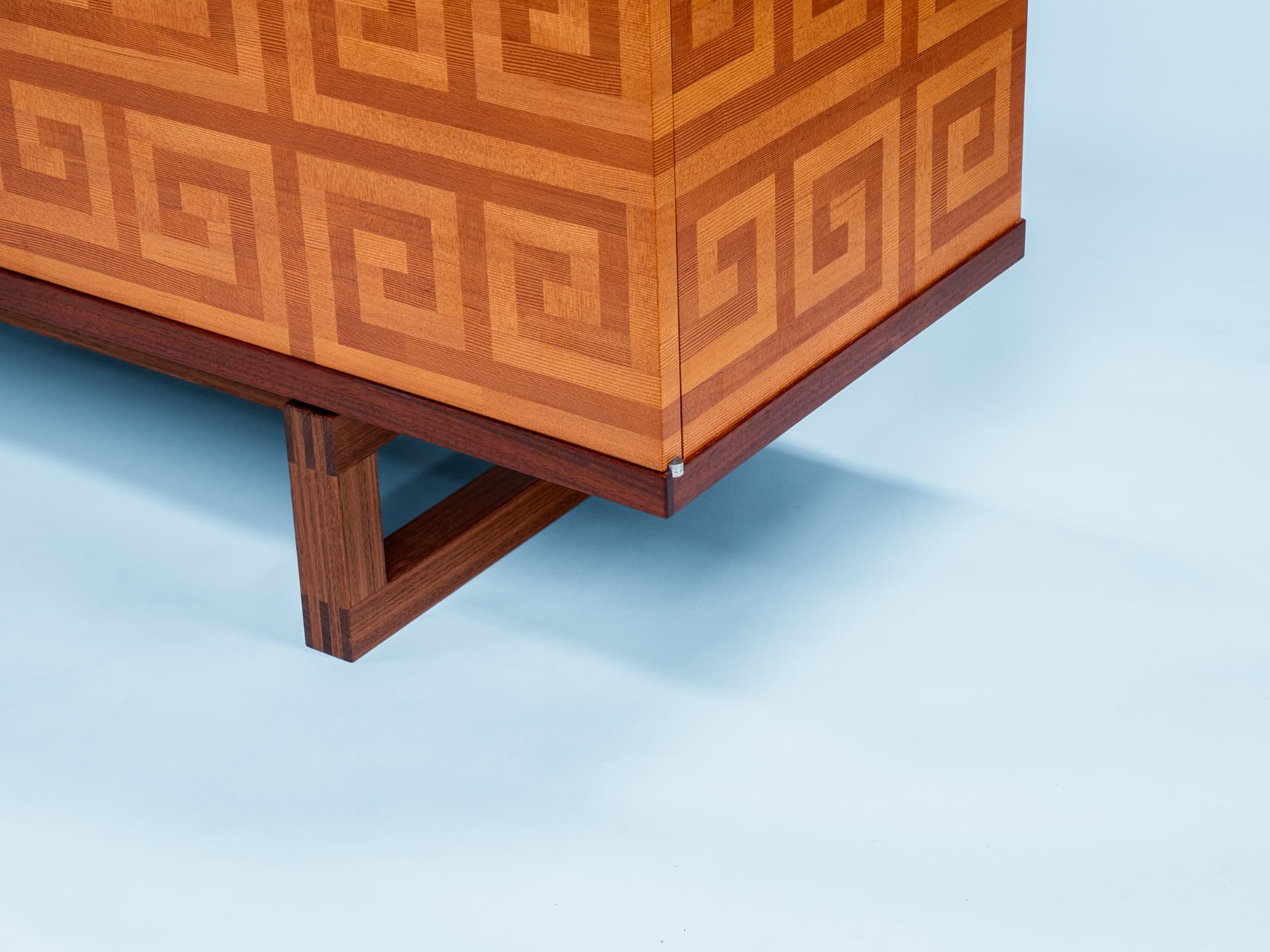 GK3 Credenza — view 9