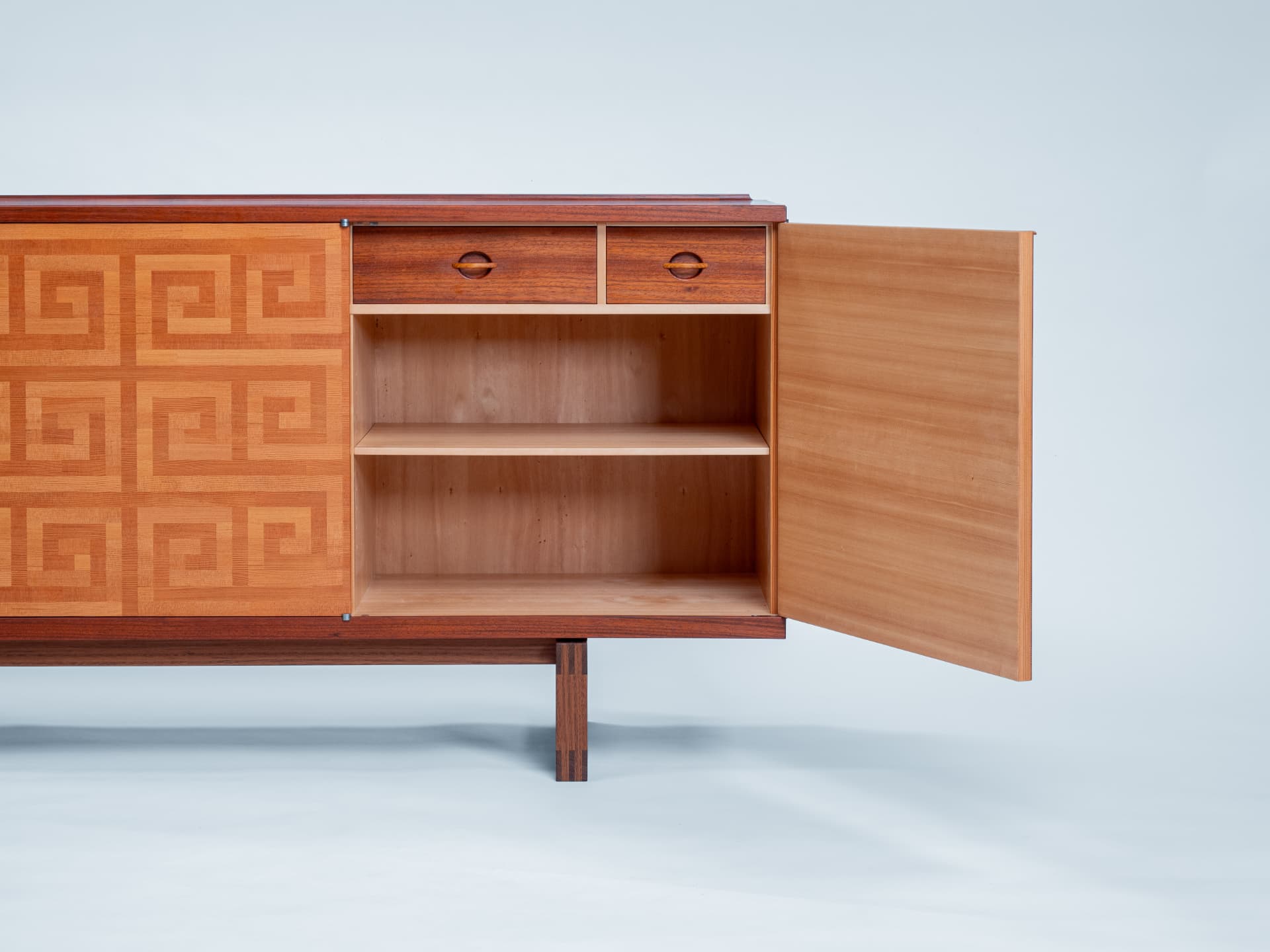GK3 Credenza — view 5